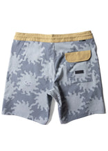 Load image into Gallery viewer, Sunburnt Shred Heads 17" Boys Boardshort - Vissla
