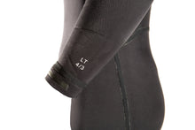 Load image into Gallery viewer, 4/3 Men's Wetsuit - Crooked