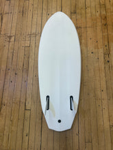Load image into Gallery viewer, 4’10” album twin fin(USED) - Surfboard