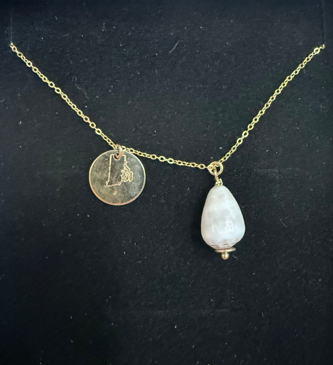 RI State Coin With Maui Shell Necklace - Olia