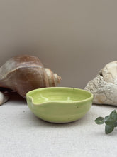 Load image into Gallery viewer, Misquamicuit Green Pouring Dish - DownEaster Pottery