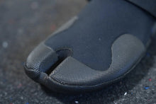 Load image into Gallery viewer, 4mm Split-Toe Booties - Crooked